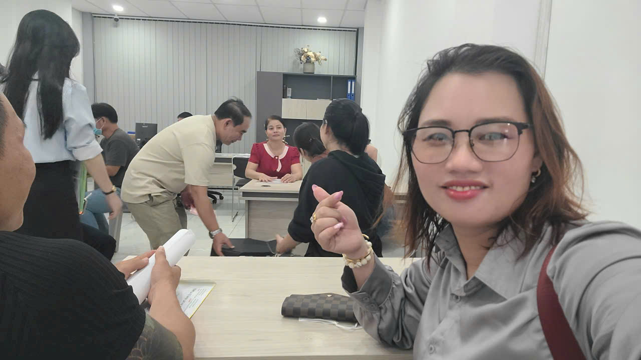 hổ trợ khách hàng mua bán